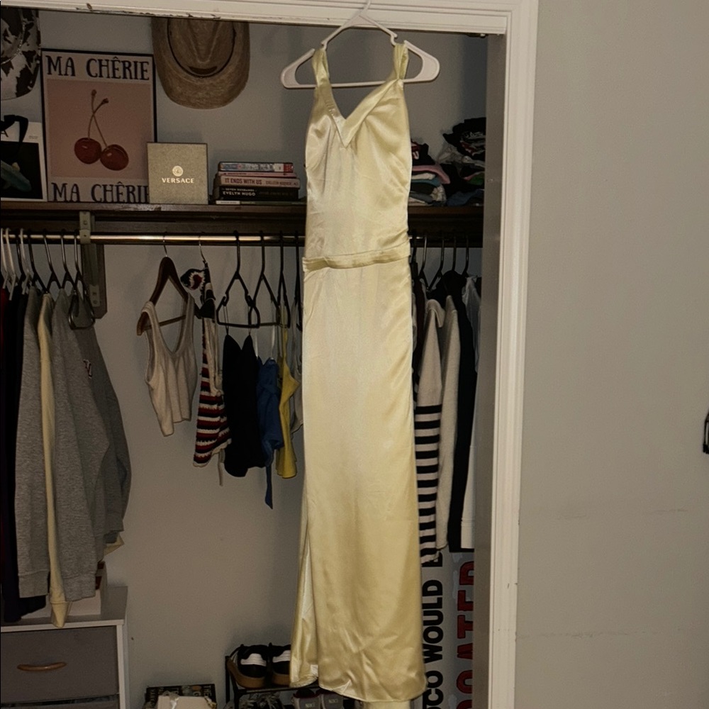 How to lose a guy in 10 days, elegant yellow maxi dress.